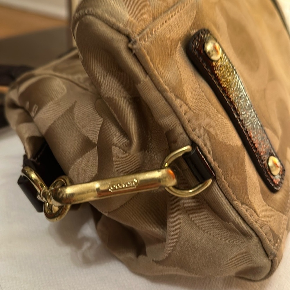 🦖🍒Coach mini satchel bag, used - Picture 7 of 7